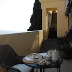A Roof Between The Sky And The Sea 아파트 *
